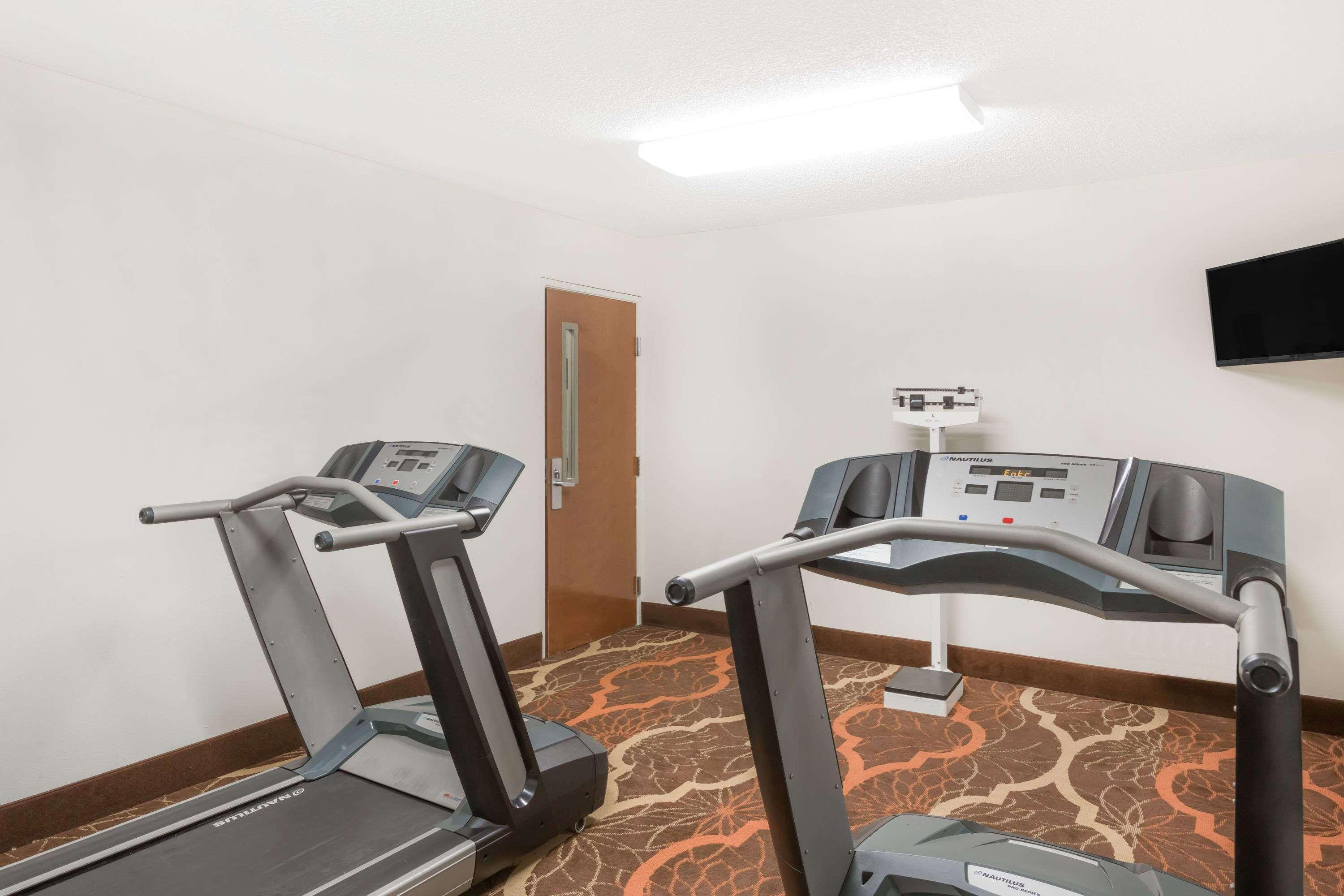 Days Inn By Wyndham Shallotte Bagian luar foto