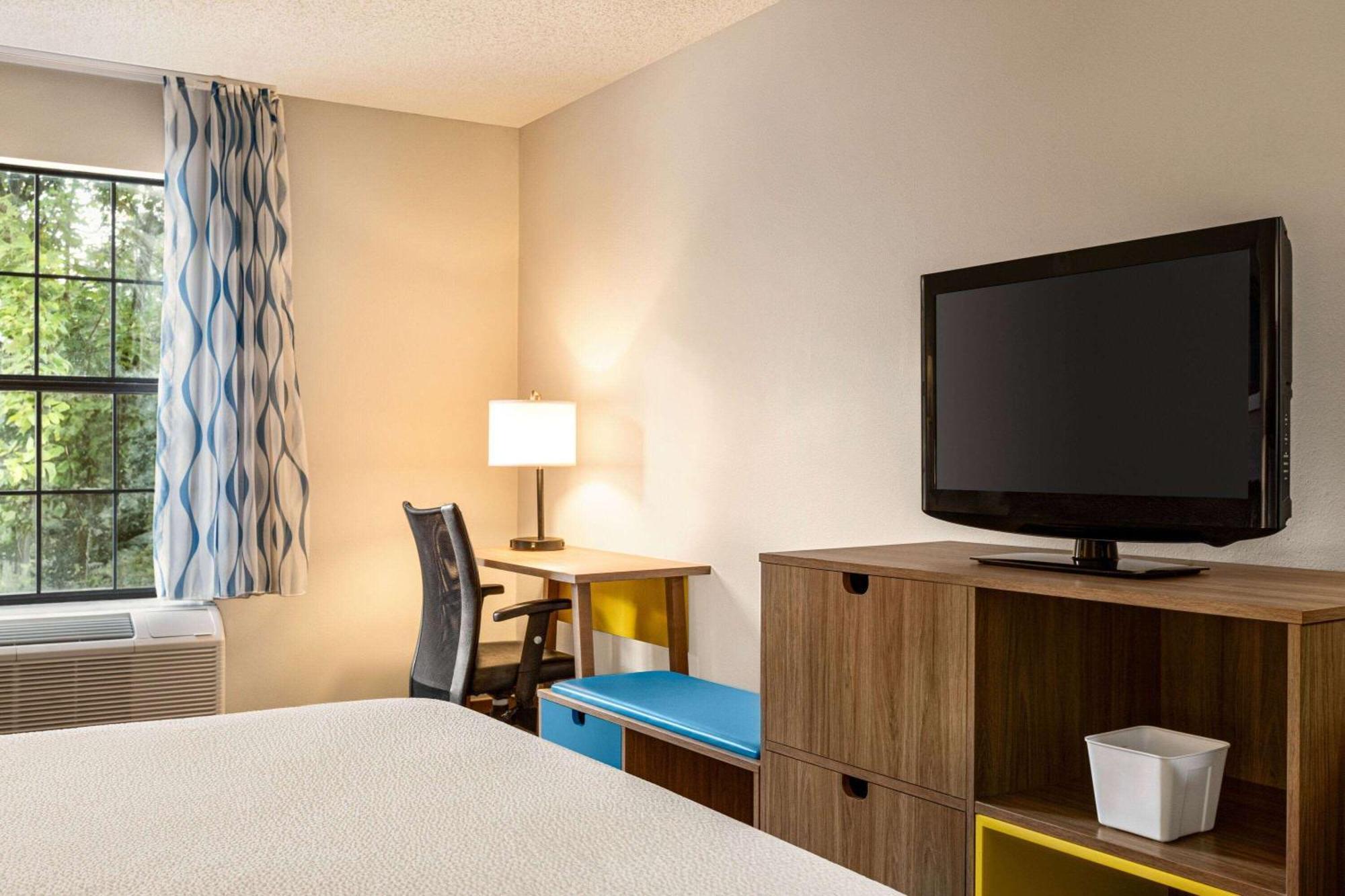 Days Inn By Wyndham Shallotte Bagian luar foto