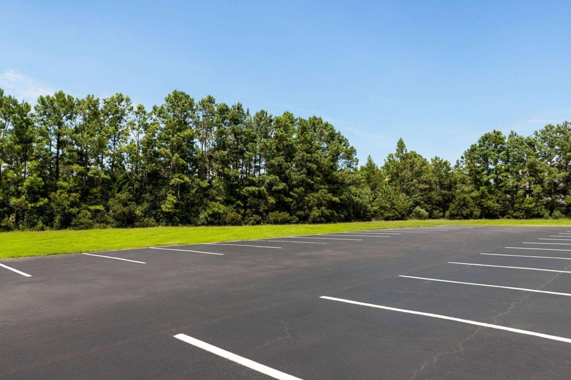 Days Inn By Wyndham Shallotte Bagian luar foto